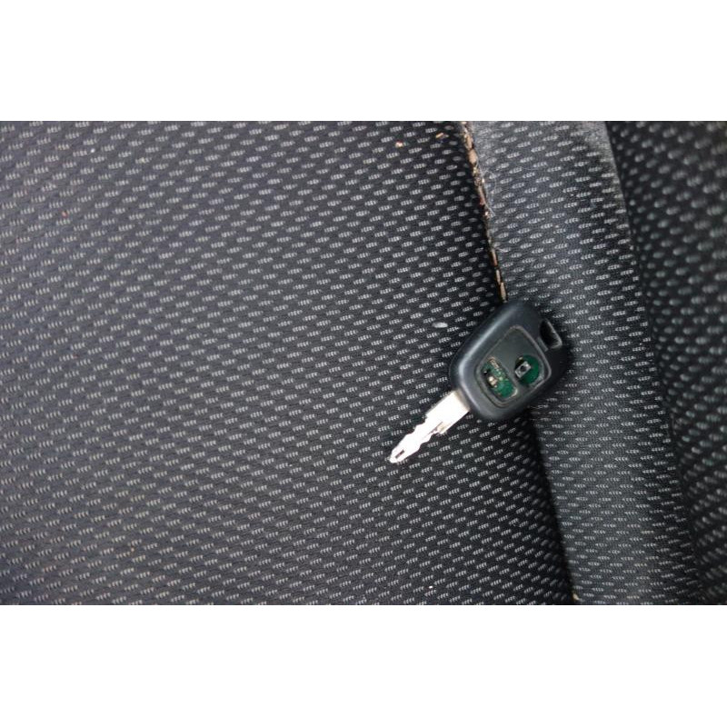 Ceinture arriere gauche PEUGEOT 206 Photo n°10