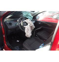 Attache ceinture arriere droit RENAULT TWINGO 2