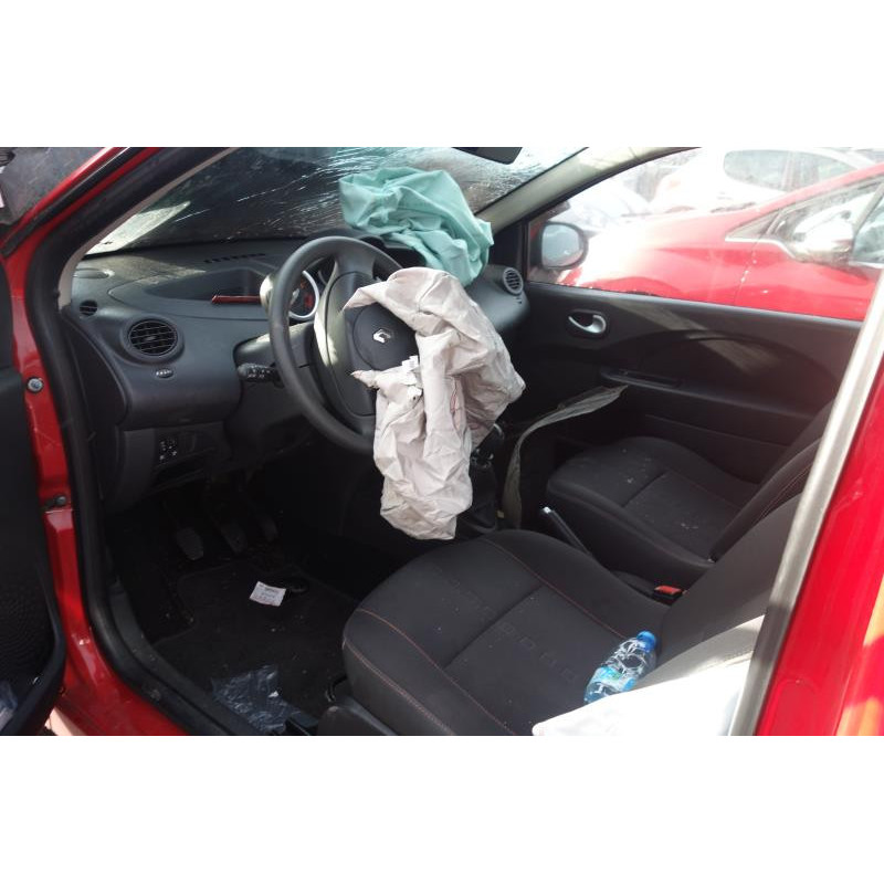 Attache ceinture arriere droit RENAULT TWINGO 2 Photo n°8