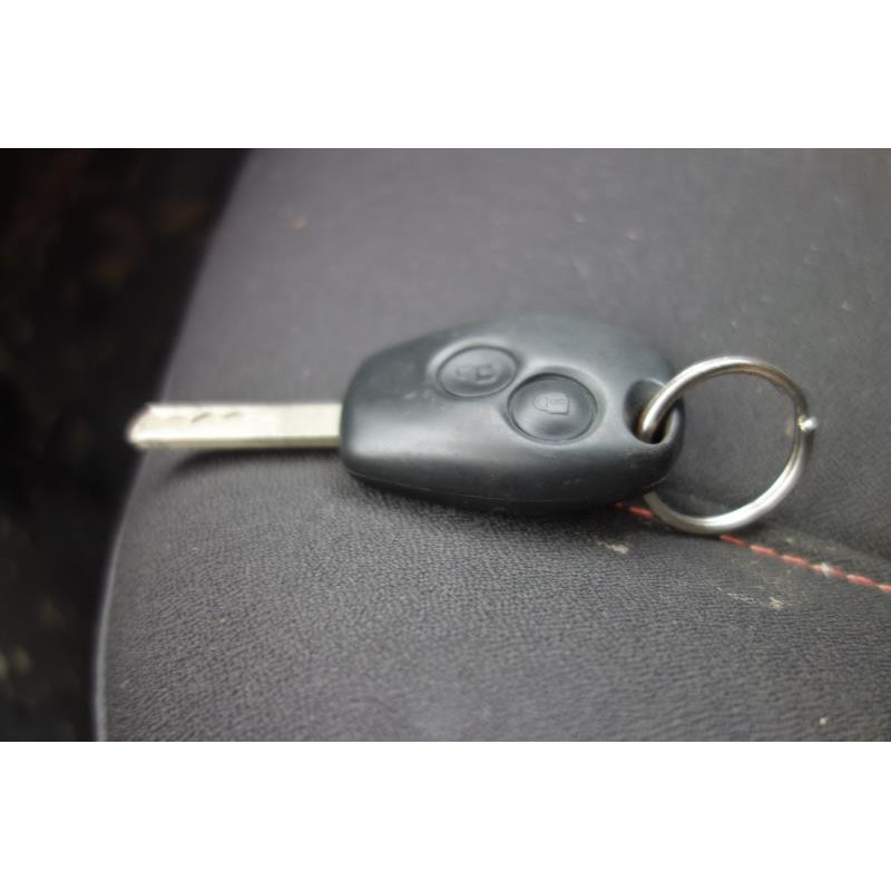 Attache ceinture arriere droit RENAULT TWINGO 2 Photo n°11