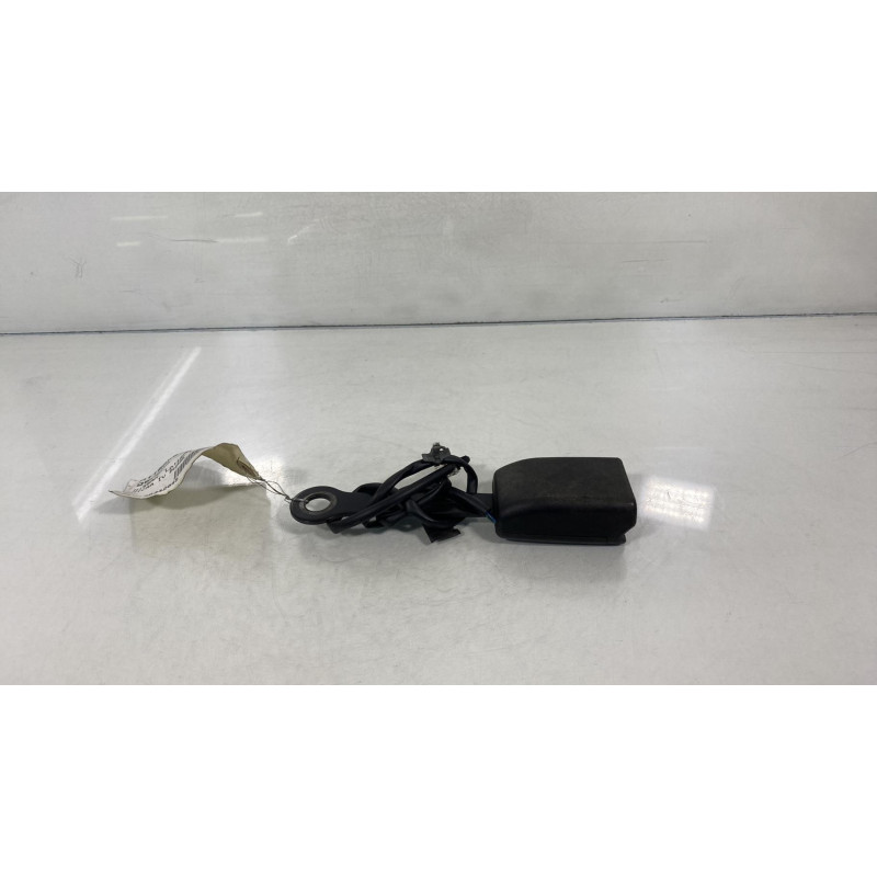 Attache ceinture avant gauche NISSAN MICRA 4 Photo n°3