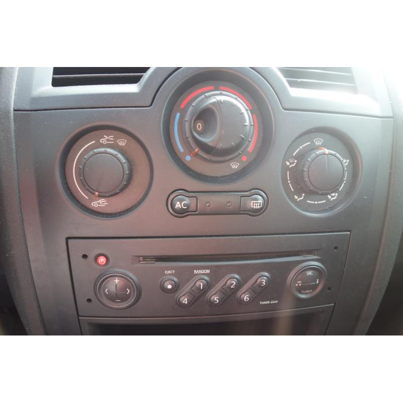 Porte avant gauche RENAULT MEGANE 2 Photo n°8