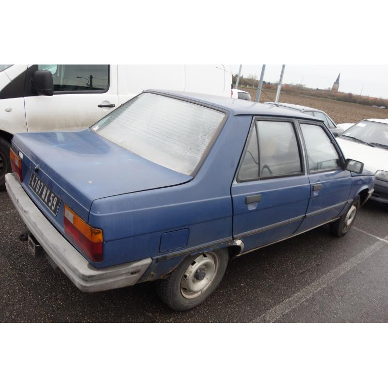 Calandre RENAULT R9 Photo n°4
