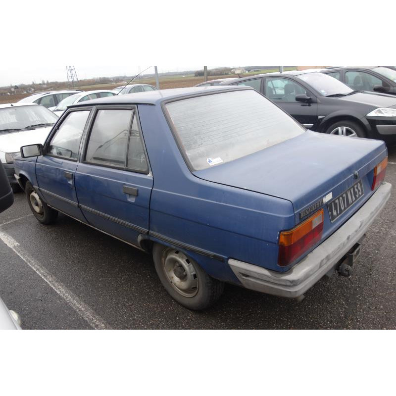 Calandre RENAULT R9 Photo n°5