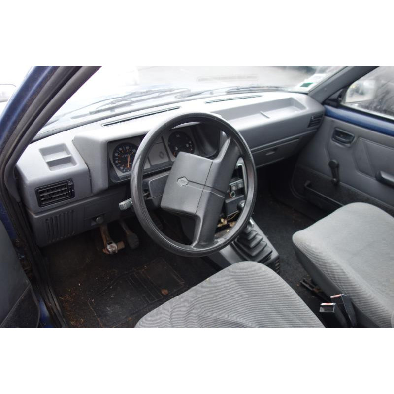 Calandre RENAULT R9 Photo n°6