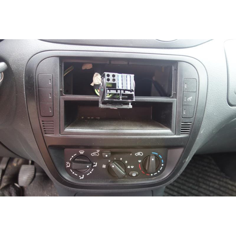 Interrupteur de leve vitre avant droit CITROEN C2 Photo n°9