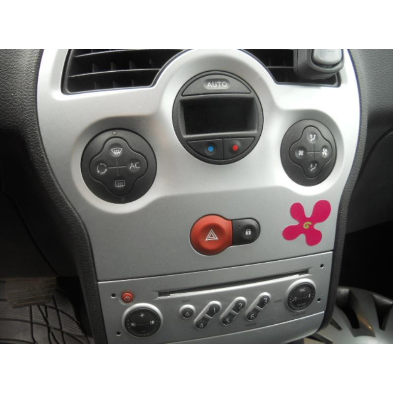Trappe d'essence RENAULT MODUS Photo n°12