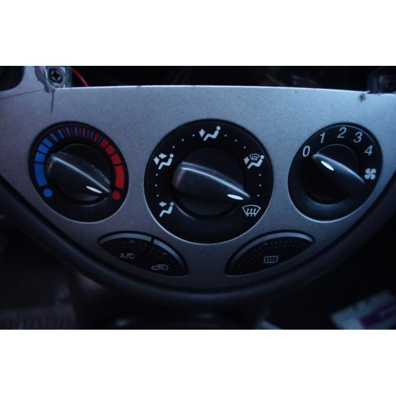 Pompe lave glace avant FORD FOCUS 1 Photo n°9