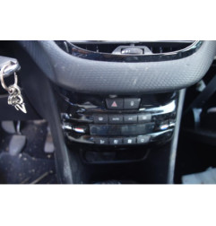 Interrupteur de leve vitre avant droit PEUGEOT 2008 1