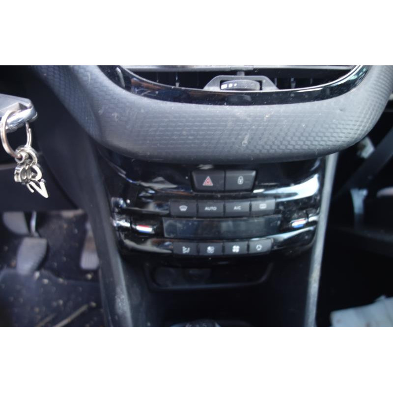 Interrupteur de leve vitre avant droit PEUGEOT 2008 1 Photo n°9