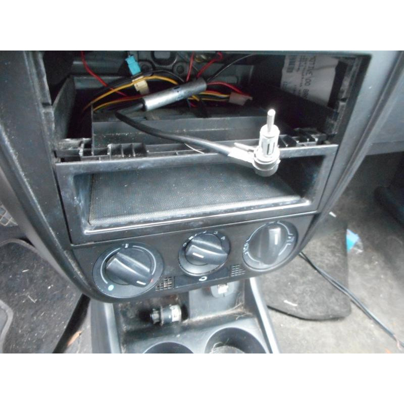 Bras essuie glace arriere VOLKSWAGEN FOX Photo n°7
