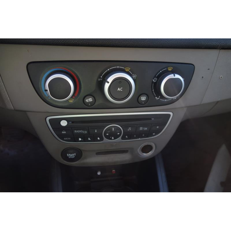 Porte arriere gauche RENAULT MEGANE 3 Photo n°11