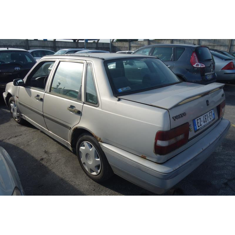 Pare choc arriere VOLVO 460 Photo n°10