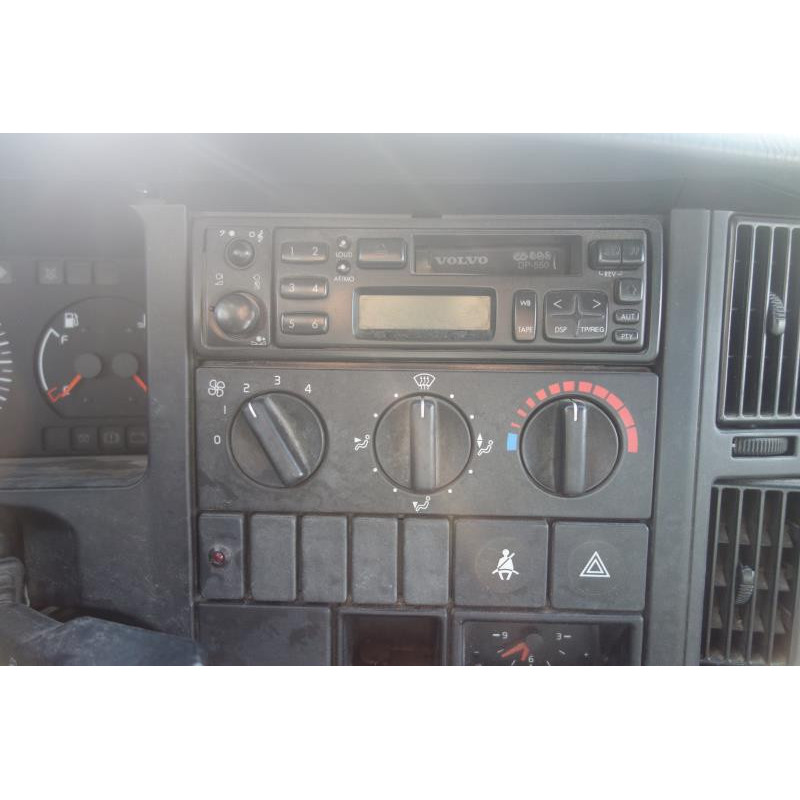 Pare choc arriere VOLVO 460 Photo n°12