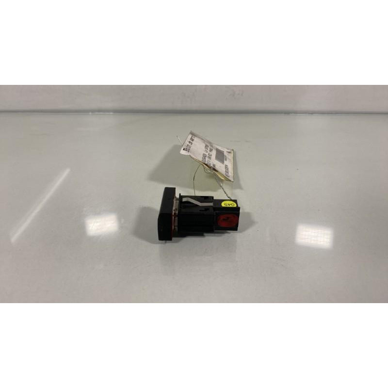 Bouton de warning VOLKSWAGEN POLO 5 Photo n°2