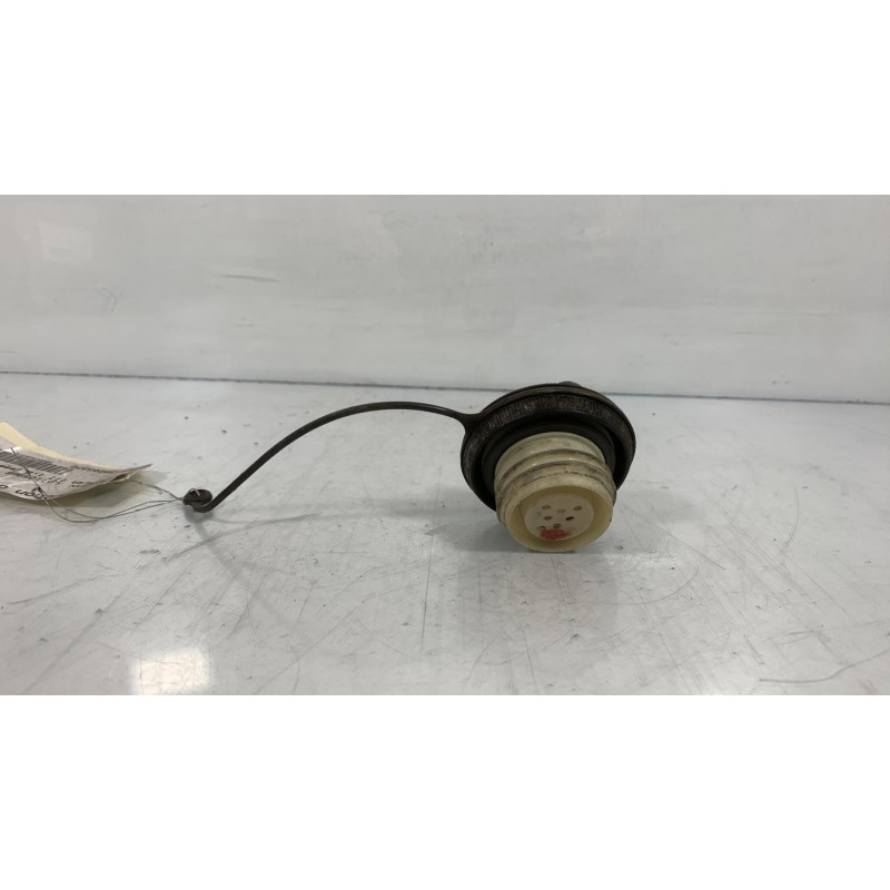 Bouchon de carburant NISSAN PRIMERA 4 Photo n°3