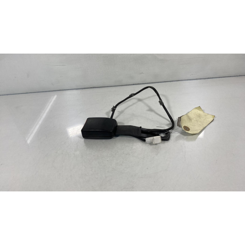 Attache ceinture avant gauche NISSAN PRIMERA 4 Photo n°2