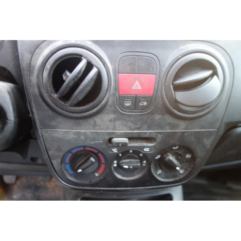 Pompe lave glace avant PEUGEOT BIPPER Photo n°9