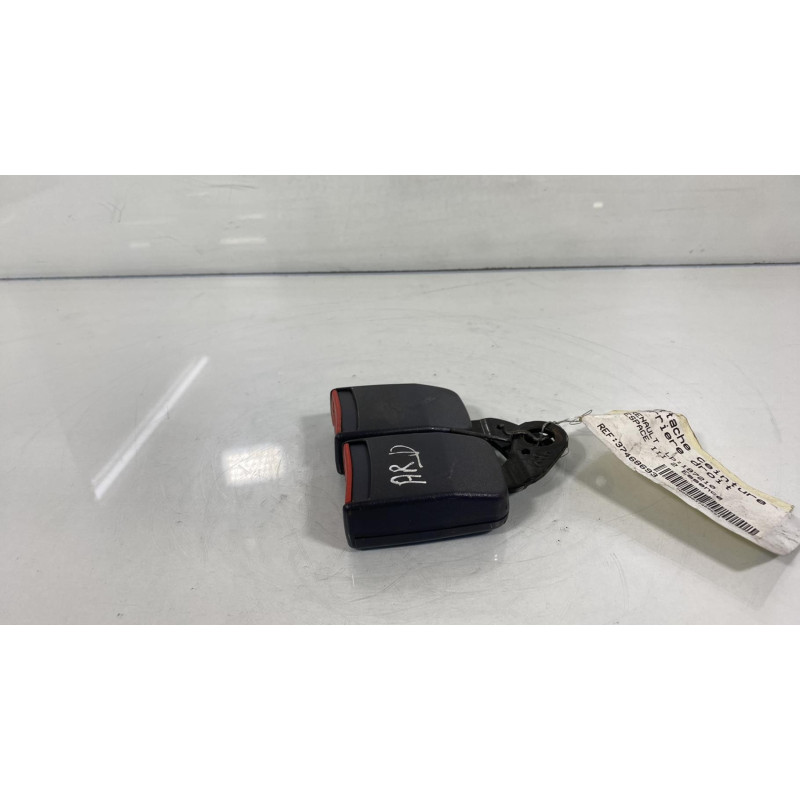Attache ceinture arriere droit RENAULT ESPACE 3 Photo n°2