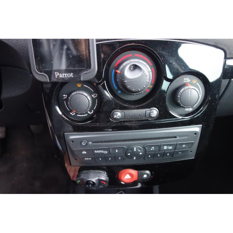 Ecran GPS RENAULT CLIO 3 Photo n°10