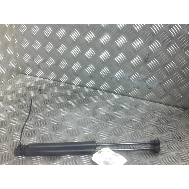Verin de capot RENAULT CAPTUR 1 Photo n°1
