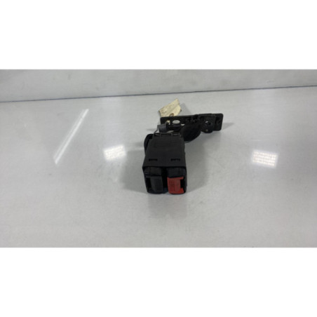 Attache ceinture arriere gauche RENAULT SAFRANE Photo n°1