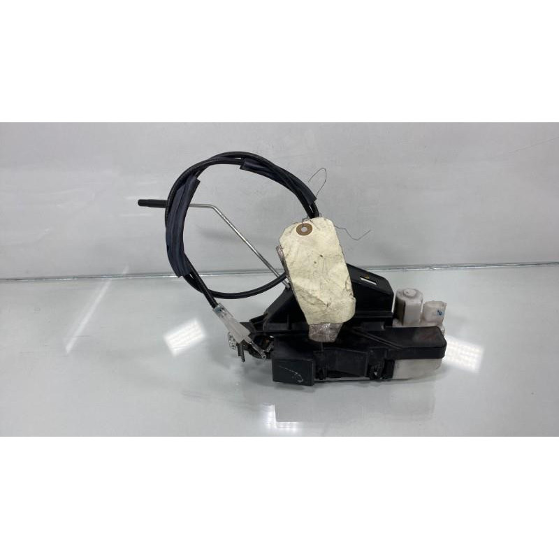 Serrure avant droit VOLKSWAGEN FOX Photo n°1