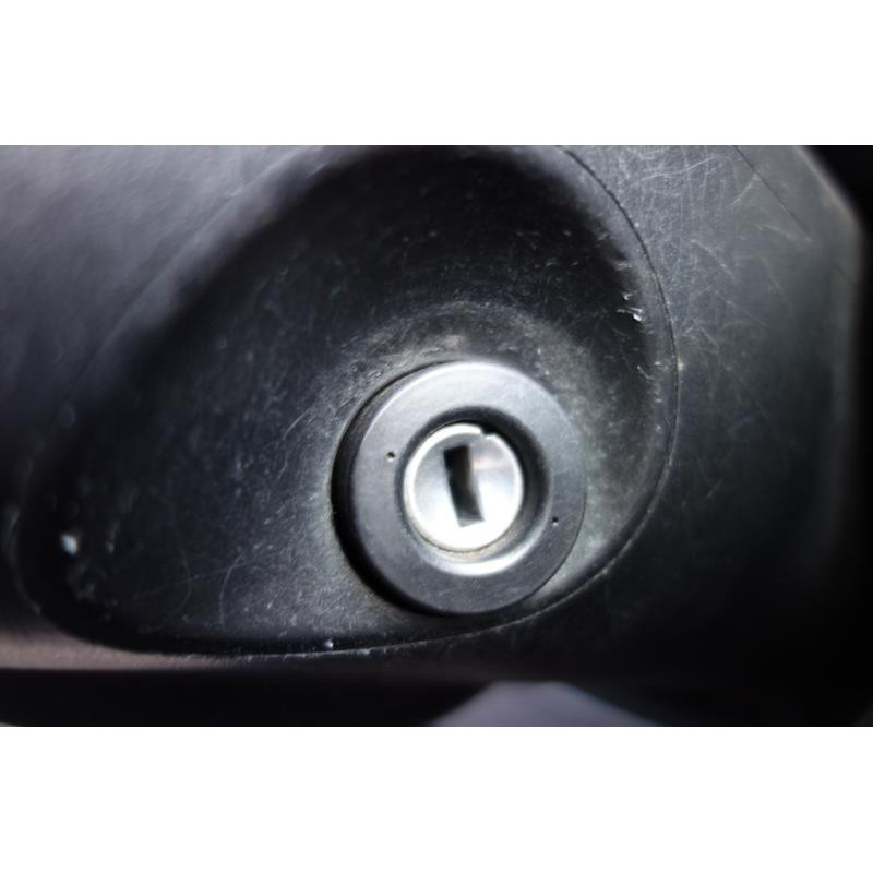 Serrure avant droit VOLKSWAGEN FOX Photo n°9