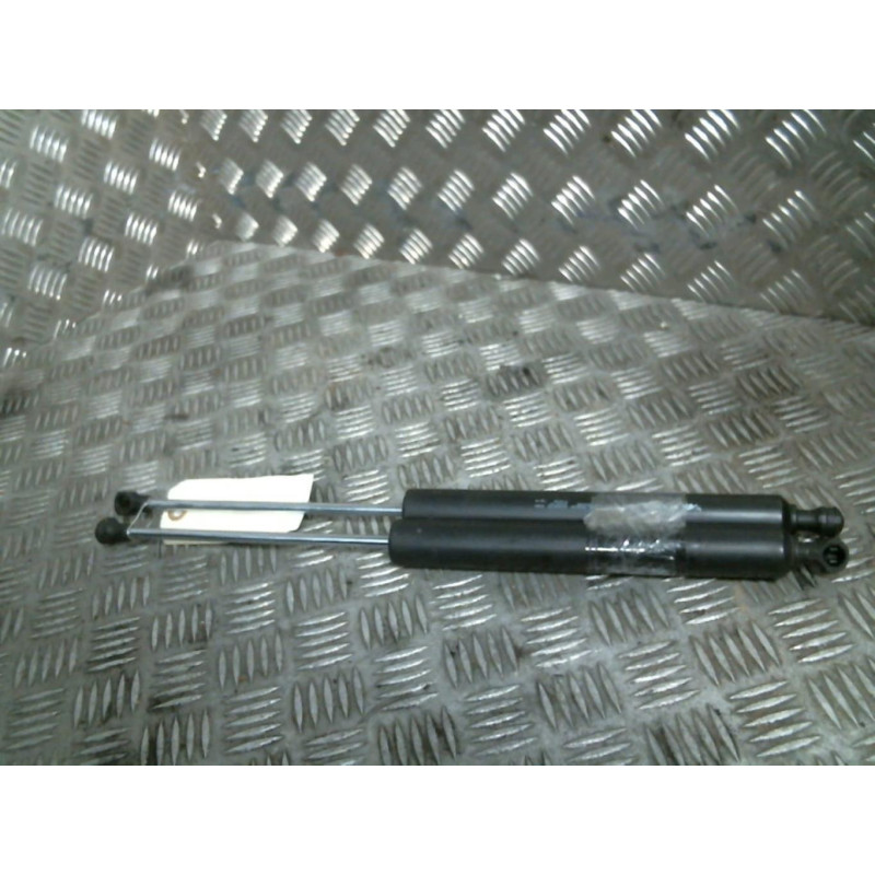 Verin de coffre RENAULT VEL SATIS Photo n°1