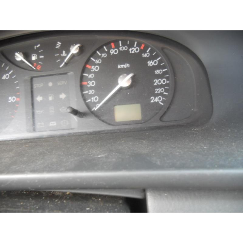 Trappe d'essence RENAULT LAGUNA 2 Photo n°10