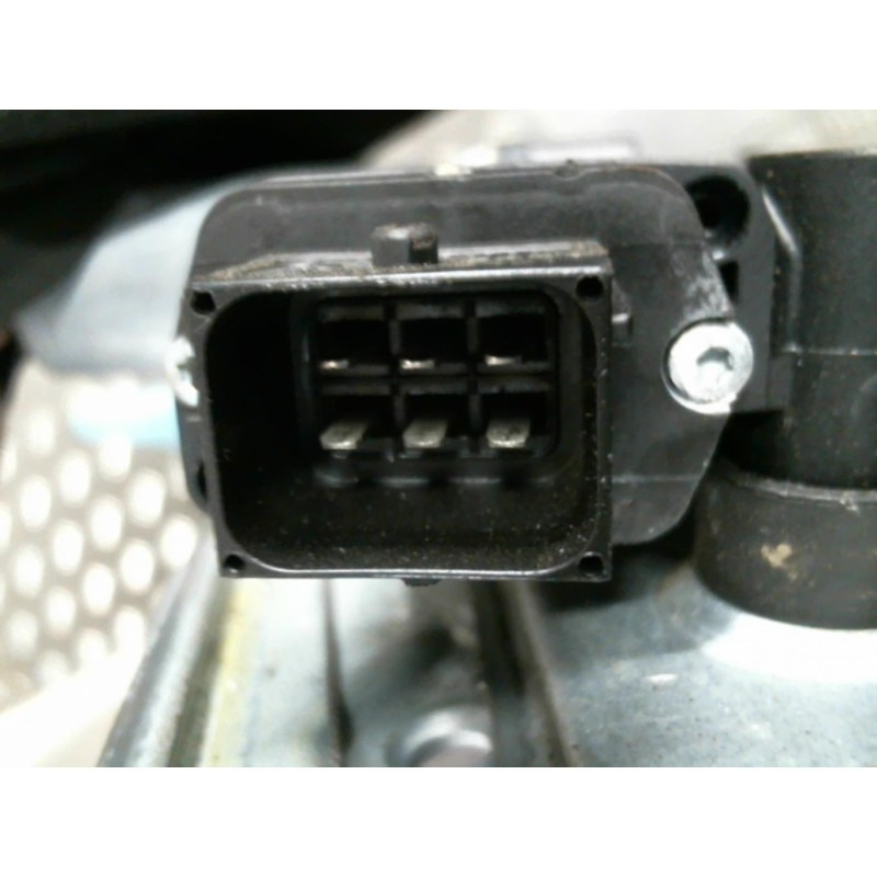 Leve vitre electrique avant droit OPEL CORSA D Photo n°1