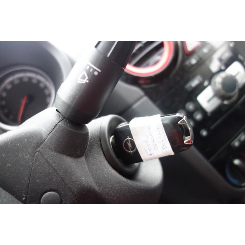 Leve vitre electrique avant droit OPEL CORSA D Photo n°11