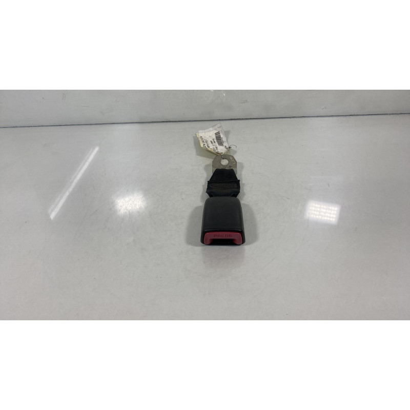 Attache ceinture arriere droit PEUGEOT 107 Photo n°1