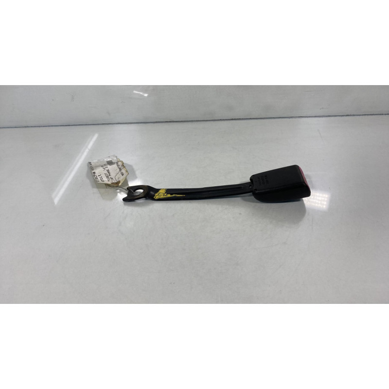 Attache ceinture avant droit PEUGEOT 107 Photo n°3