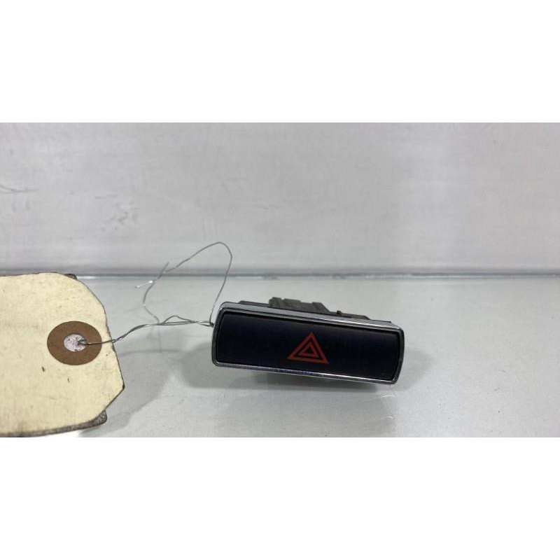 Bouton de warning FORD MONDEO 3 Photo n°1