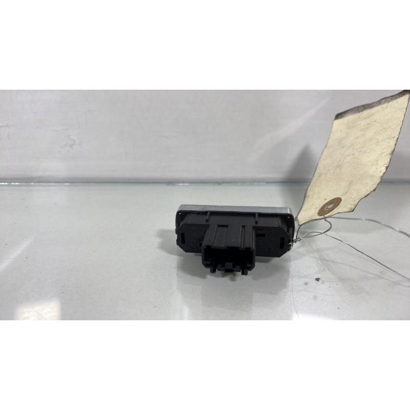 Bouton de warning FORD MONDEO 3 Photo n°3