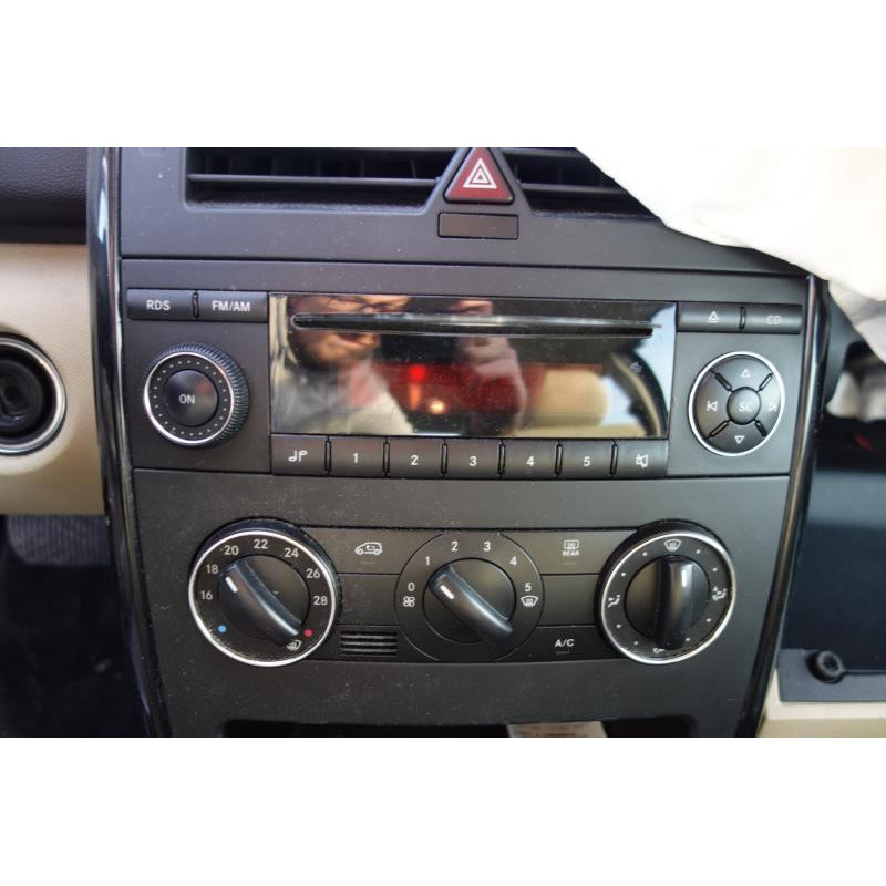 Porte avant gauche MERCEDES CLASSE A 169 Photo n°15