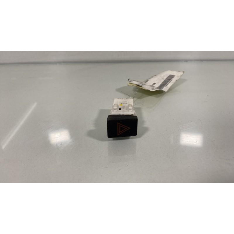 Bouton de warning NISSAN QASHQAI 1 Photo n°1