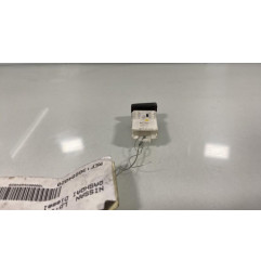 Bouton de warning NISSAN QASHQAI 1