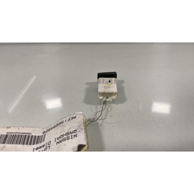 Bouton de warning NISSAN QASHQAI 1 Photo n°3