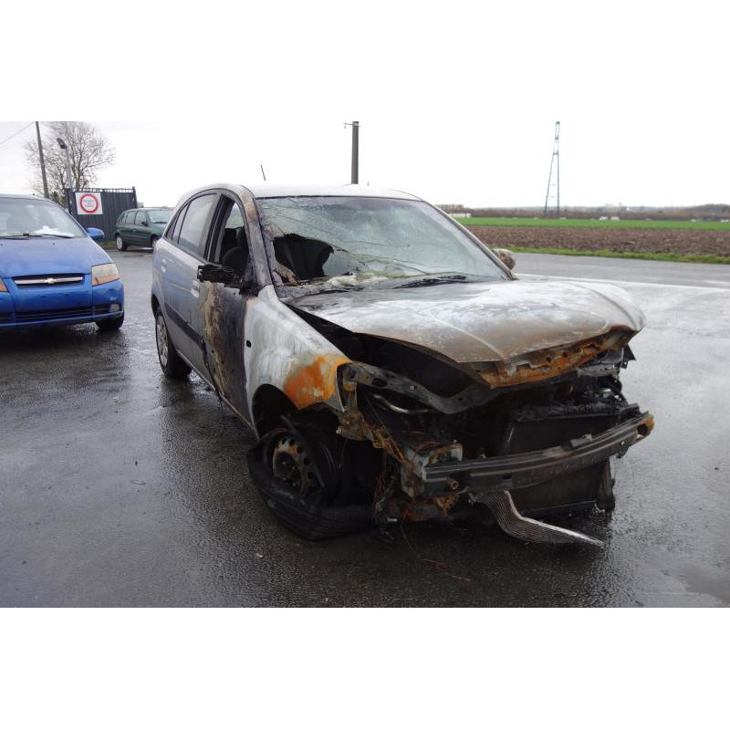 Plage arriere KIA RIO 2 Photo n°2
