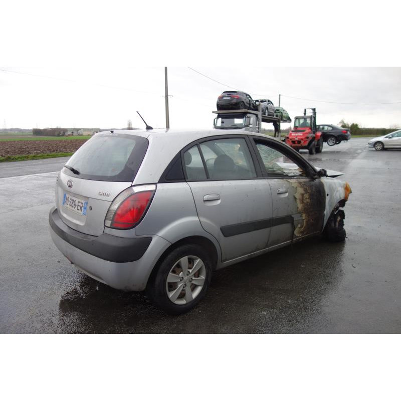 Plage arriere KIA RIO 2 Photo n°3