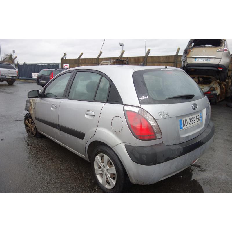 Plage arriere KIA RIO 2 Photo n°4