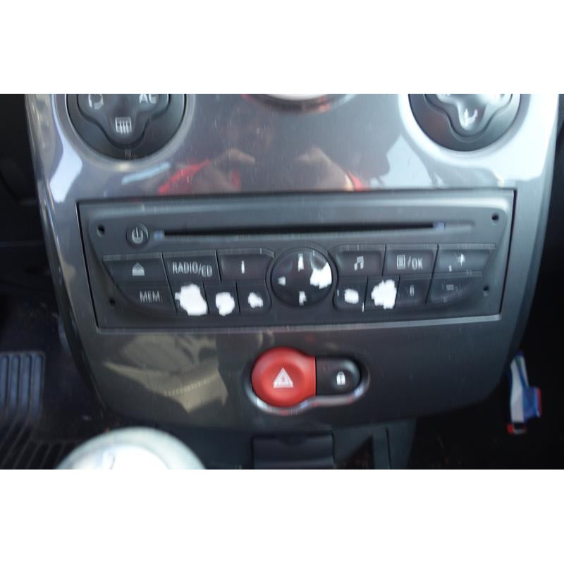 Ecran GPS RENAULT CLIO 3 Photo n°10