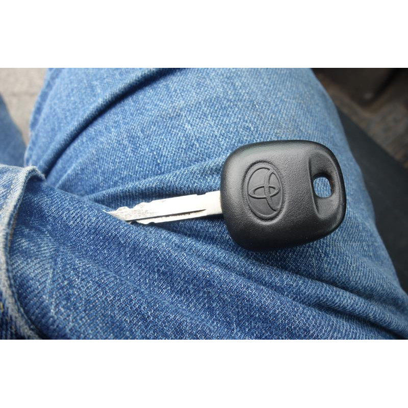Trappe d'essence TOYOTA YARIS 2 Photo n°11
