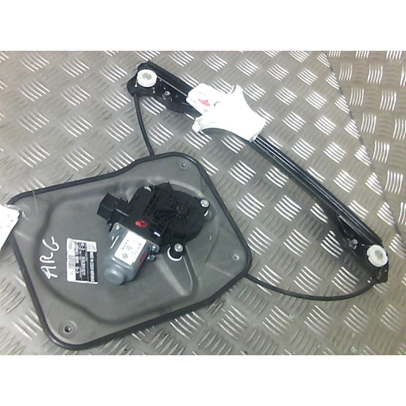 Leve vitre electrique arriere gauche SKODA FABIA 2 Photo n°1
