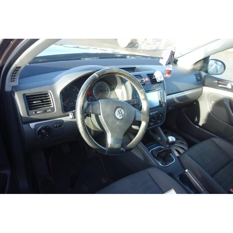 Feu arriere secondaire gauche (feux) VOLKSWAGEN GOLF 5 Photo n°8