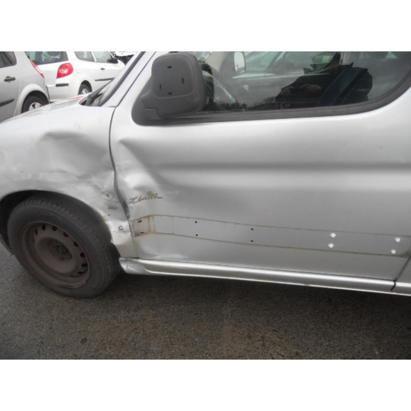 Serrure avant droit PEUGEOT PARTNER 1 Photo n°9