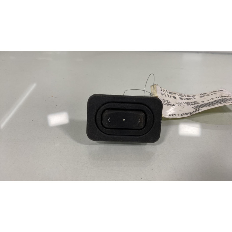 Interrupteur de leve vitre avant droit OPEL CORSA C Photo n°1