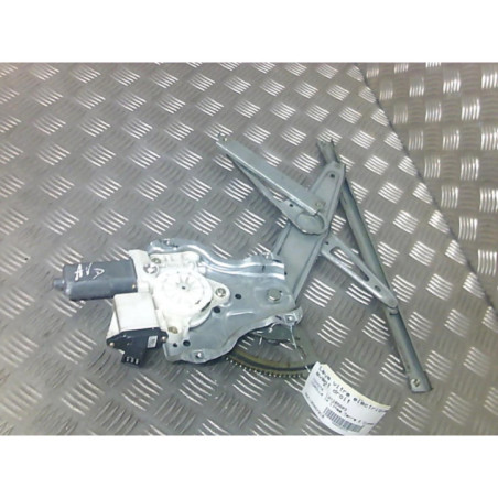 Leve vitre electrique avant droit TOYOTA COROLLA 10 Photo n°1